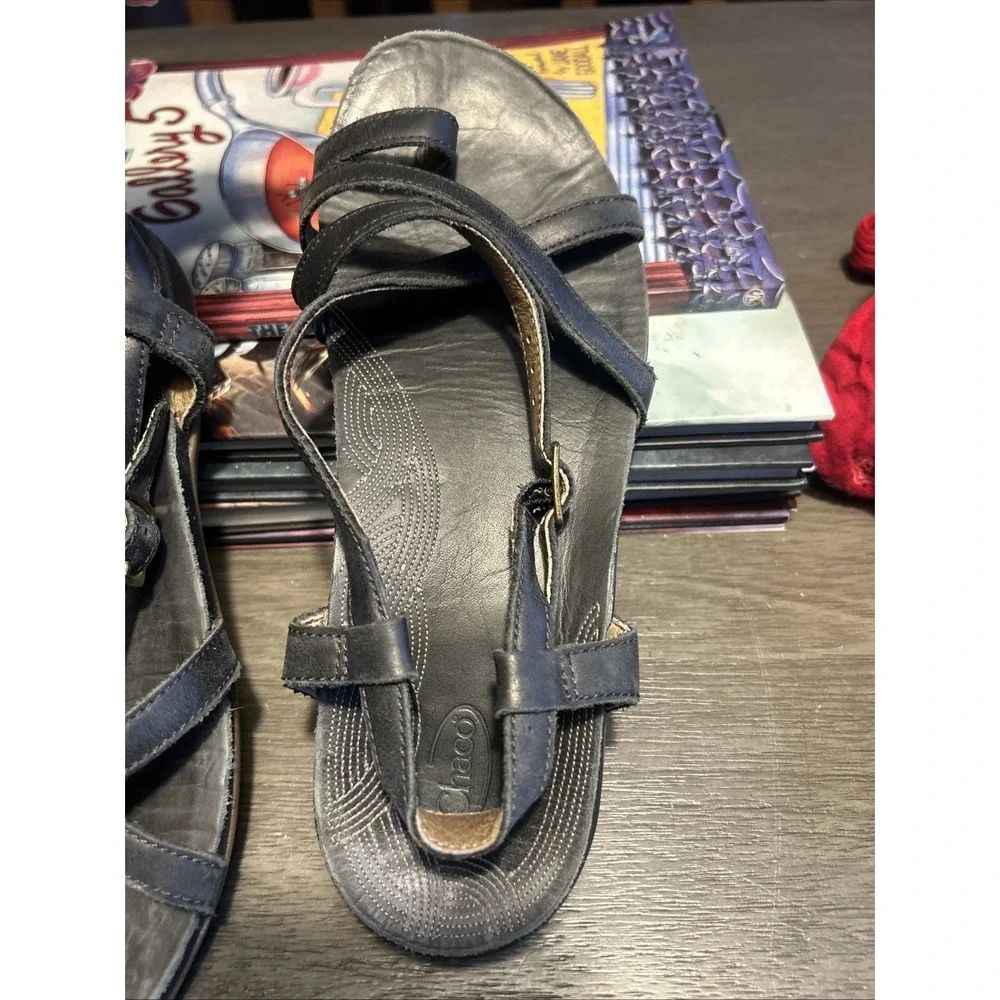 Chaco All Leather Sandals Toe Loop Strappy Buckle Sandals Shoes Sz 8 - Picture 3 of 14